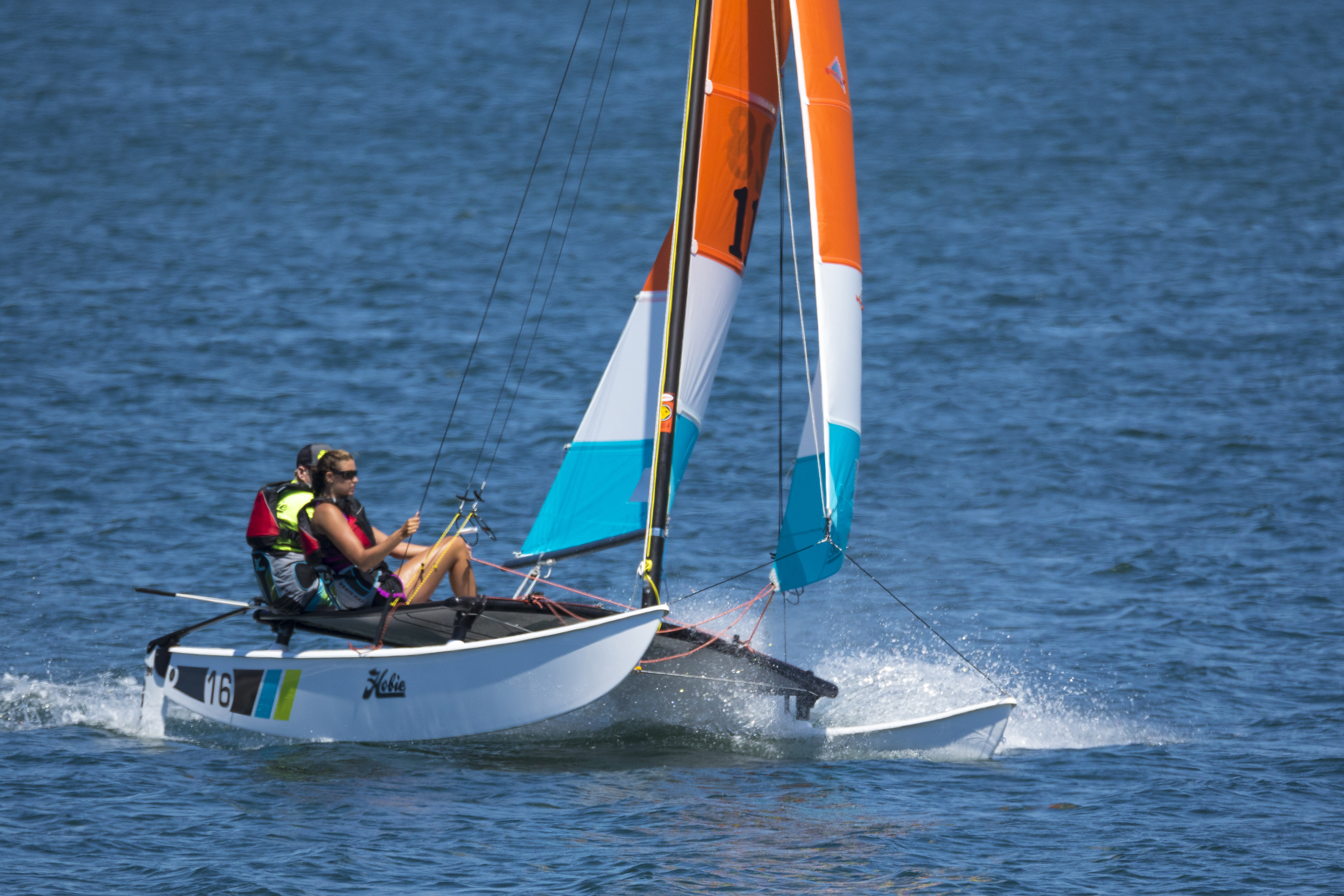 Louer un catamaran Hobie Cat 16 pour une sortie sportive en baie de Lancieux