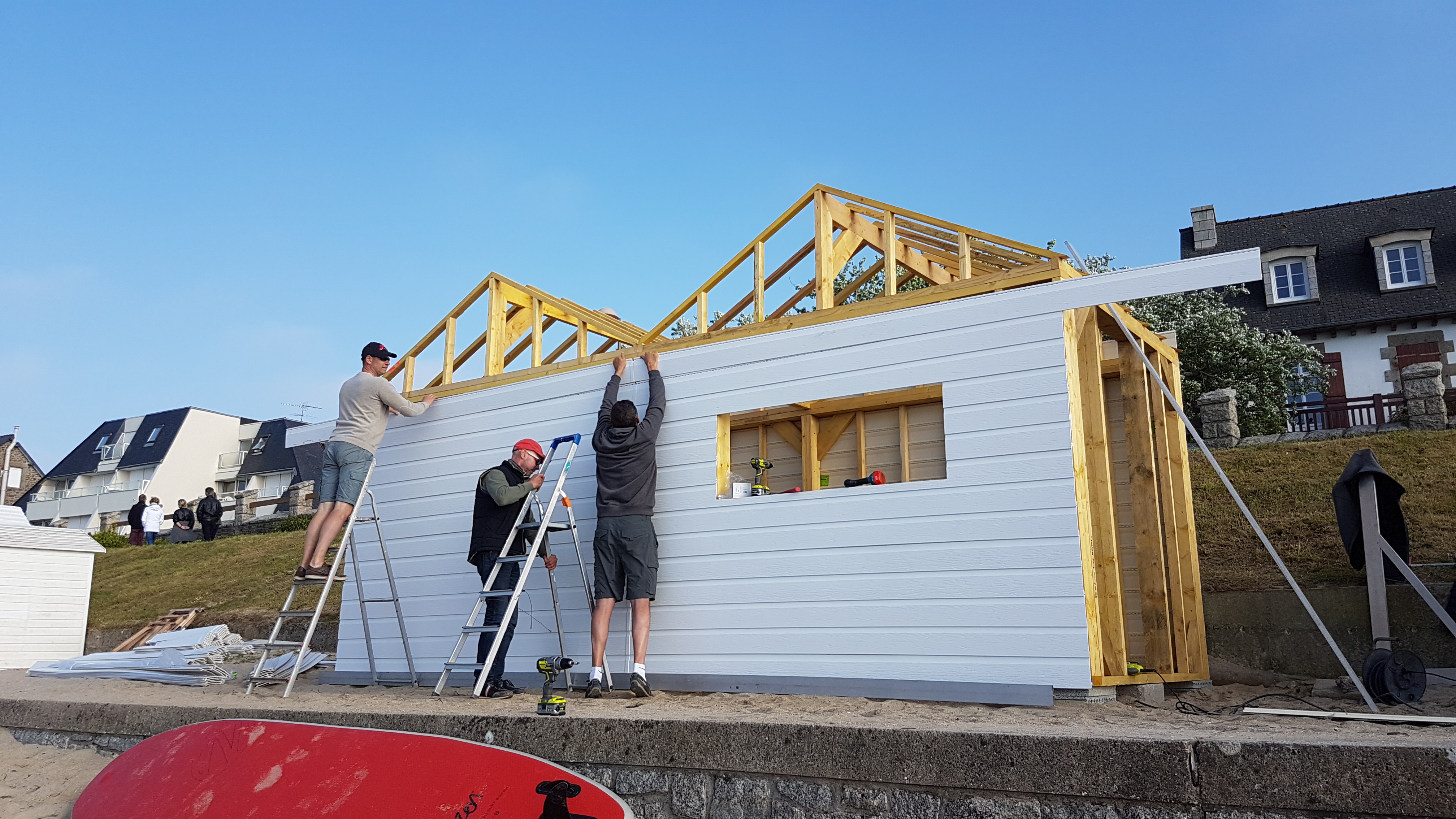 Une nouvelle cabane pour une nouvelle saison pour la location de kayaks